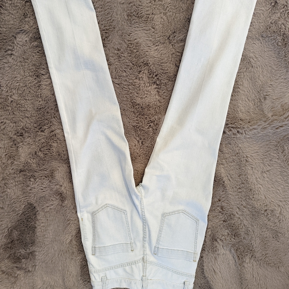 Jeans - Picture 3 of 3